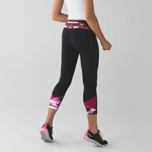 Lululemon Women’s Pace Rival Crop Black Pink Rare Size 4‎